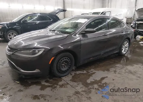 2015 Chrysler 200 Limited z USA, uszkodzony, nr VIN 1C3CCCAB8FN732415
